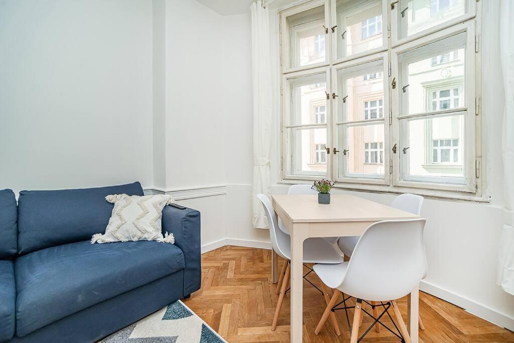 Cozy In Hipster Area Apartmán